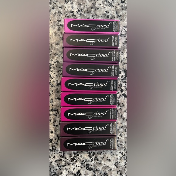 MAC MACximal Lipstick Sleek Satin and Silky Matte - Picture 1 of 16